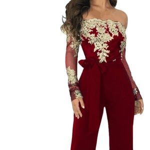 Lace burgundy jumpsuit 🍷🏆